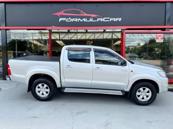 TOYOTA HILUX 2.7 SR 4X2 CD 16V FLEX 4P AUTOMÁTICO TOYOTA HILUX 2.7 SR 4X2 CD 16V FLEX 4P AUTOMÁTICO
